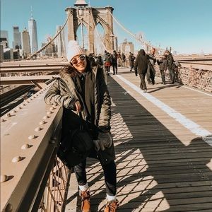 Meet your Posher, Caroline